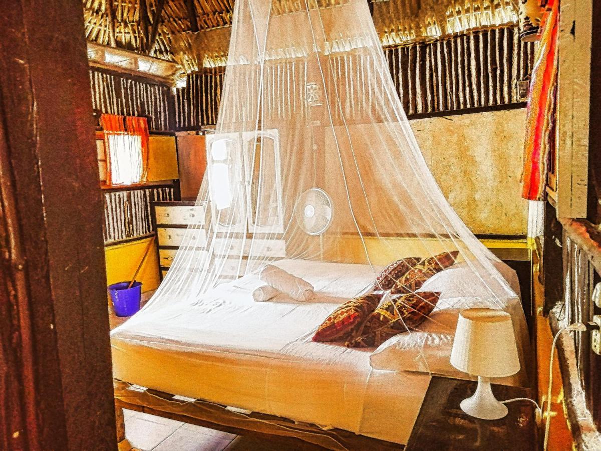Beachfront Casa Maya Lodge El Cuyo Ngoại thất bức ảnh